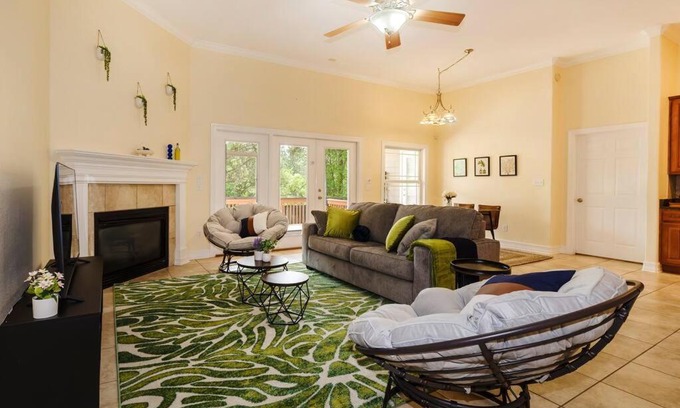 Tallahassee House | Cozy Home on the outskirts of Tallahassee