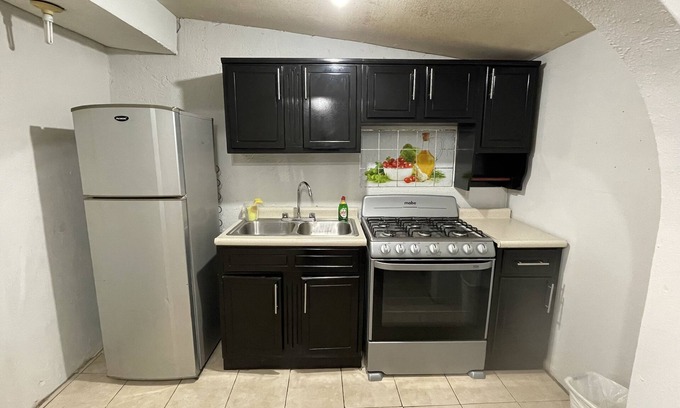 Piedras Negras House | Cozy Home w/Fireplace