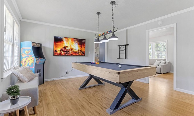 Spartanburg House | Cozy Home w/Pool Table, Arcade & Firepit