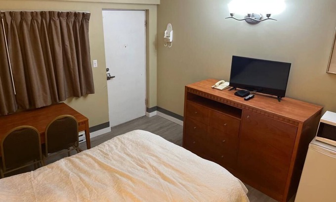 Vernon Hotel | Cozy hotel in lovely Vernon with AC, WiFi