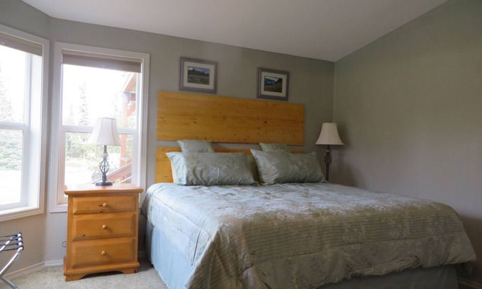 Healy House | Cozy House Near Denali sleeps up to 6 persons