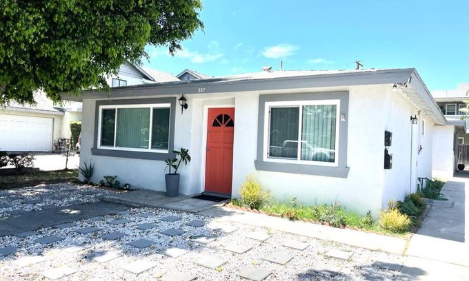Fullerton House | Cozy house near Disney, Knott’s & Beach!