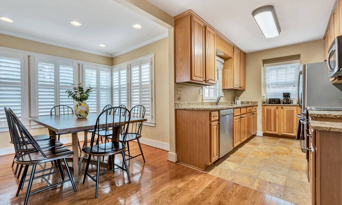 Smith Mountain Lake House | Cozy Lake-Front Home with Private Sandy Beach