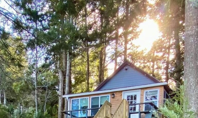 Otis Cabin | Cozy Lakefront Cabin near Acadia National Park