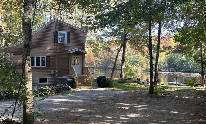 Hillsboro House | Cozy Lakeside Year Round Retreat ☀️🛶 🎣 🏊 🍁 🎃 🍎 🎿🏂 ❄️ & 🐾 are welcome 😊