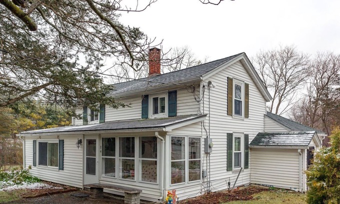 Falls Village Cottage | Cozy Little Cottage, a comfortable place to relax.