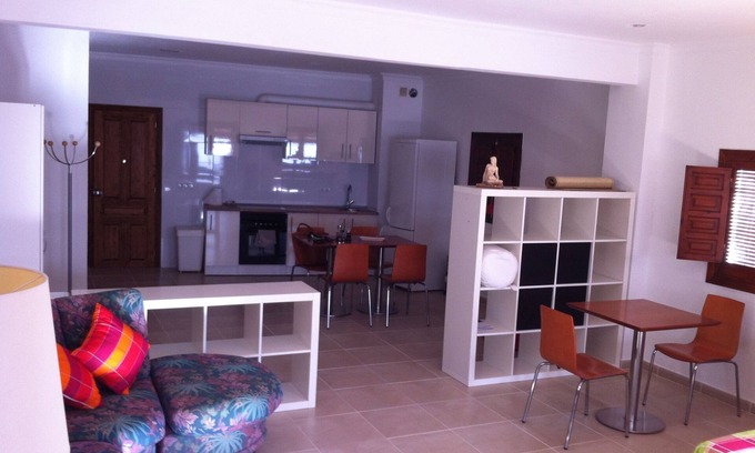Finana Apartment | COZY LOFT-APARTMENT IN FRONT OF SIERRA NEVADA