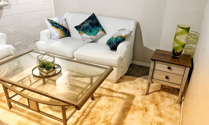West Columbus Apartment | Cozy lower level apartment 10min from Columbus OH