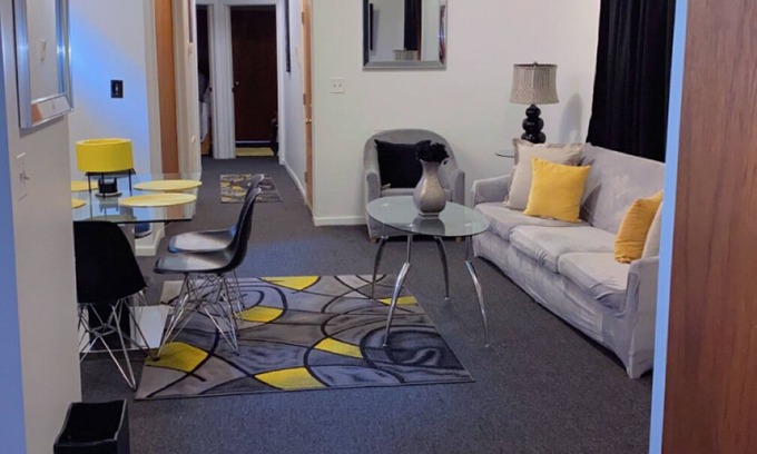 Lawndale Apartment | Cozy Modern -3BRS and 2BAS located10mins from Downtown Chicago