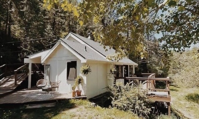 Littleton Cottage | Cozy Modern Mountain Cottage