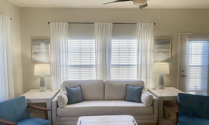 Afton House | Cozy Monkey Island Townhome - Pool - Gym - Walk To Marina/Lakeside Restaurant