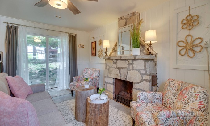 Mountain Home Cottage | Cozy Mountain Home Cottage: Walk to Marina!