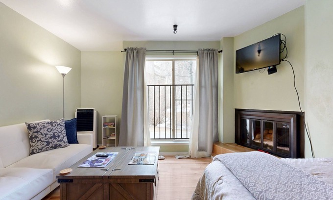 Elkhorn Village Apartment | Cozy Mountain Studio Walk to Lifts, & Ideal Location Near Town