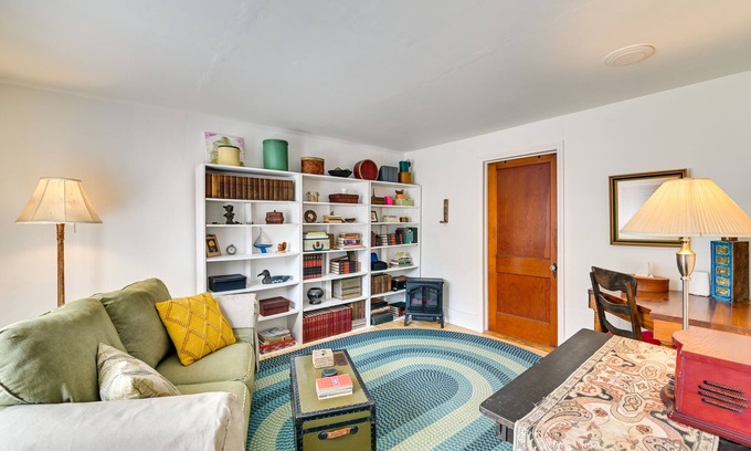 Medusa House | Cozy New York Retreat w/Fire Pit & Creek Access!