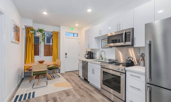 Capitol Hill Apartment | Cozy Oasis in the heart of Capitol Hill