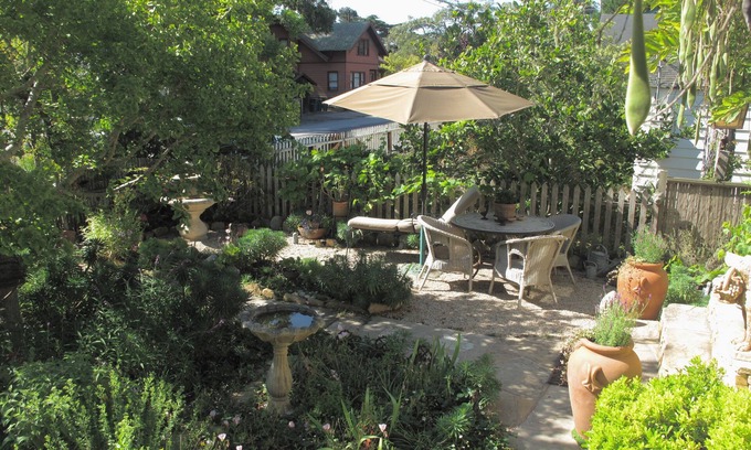 Pacific Grove Cottage | Cozy Pacific Grove Cottage - Walking Distance To Everything 0170