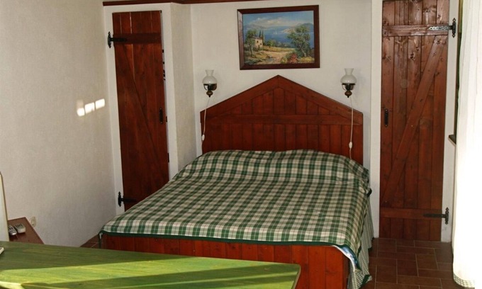 Veli Losinj Apartment | Cozy Pet-Friendly 1BR Apartment for 3