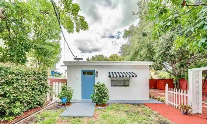 West Little Havana House | Cozy Private House near Miami Airport - Free parking - 01