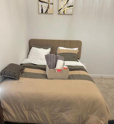 Summit Station House | Cozy Queen Size Bedroom