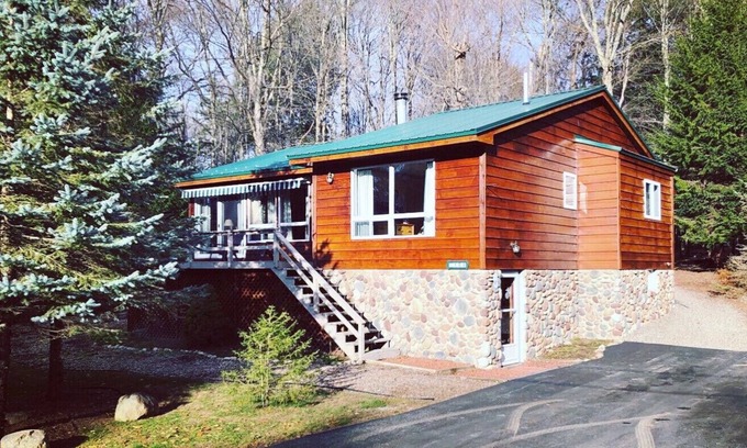 Old Forge House | Cozy, Quiet Old Forge Getaway, just Minutes from The Fulton Chain Lakes