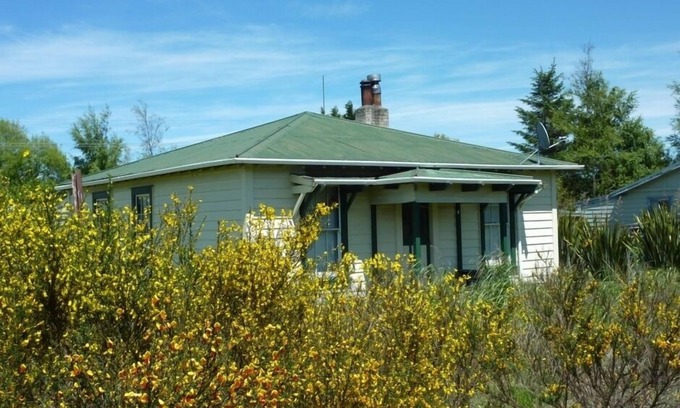 Rangataua Cottage | Cozy Railway Cottage