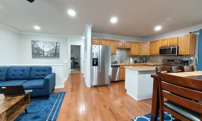 Corbin House | Cozy Renovated 4 Br 2 Bath Split Foyer House