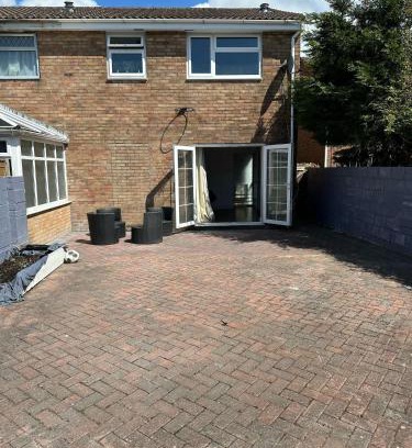 Bridgend House | Cozy Retreat in Bridgend with 3 Bedrooms