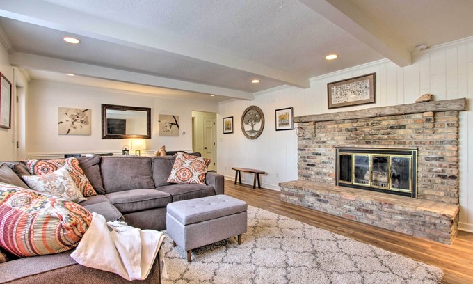 Rochester Apartment | Cozy Rochester Retreat ~ 3 Mi to Mayo Clinic!