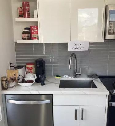 Lawrence Heights House | Cozy Room near Yorkdale