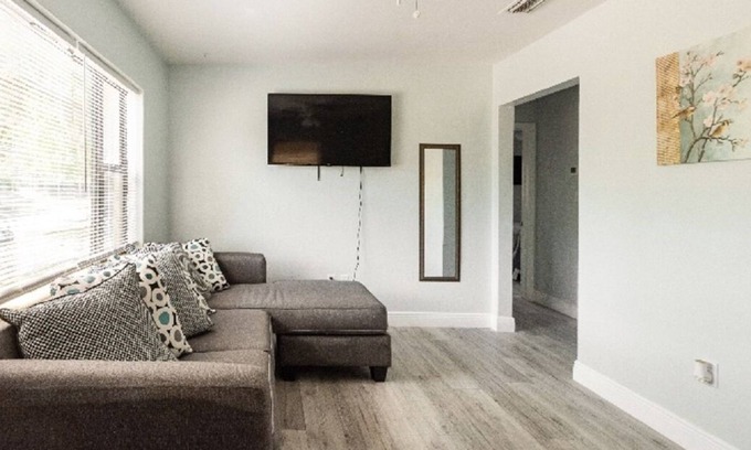 Clermont House | Cozy. Sanitized. Great Location.