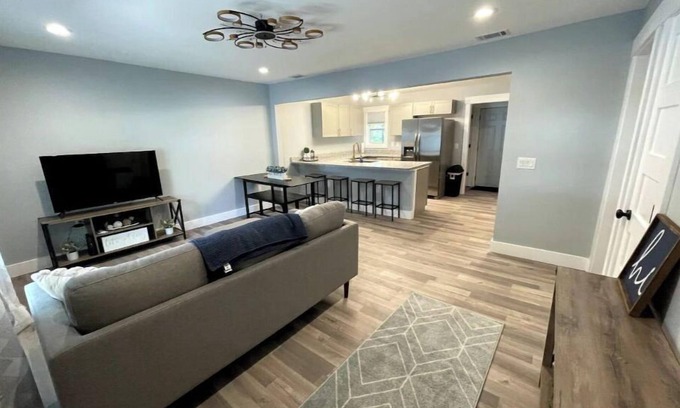 Midtown House | Cozy Savannah 5BR Home
