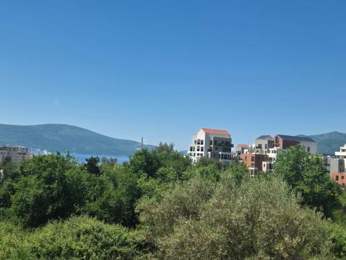 Tomicici Apartment | Cozy Sea View-Steps from Porto