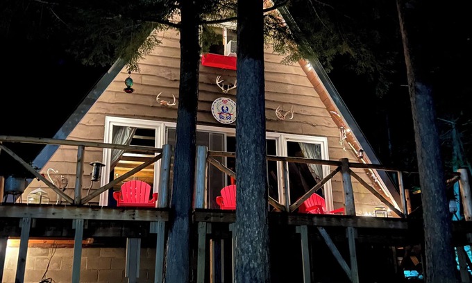 Saranac Lake Cabin | Cozy,secluded waterfront lodge nestled in the Adirondack Mountains. Pet friendly