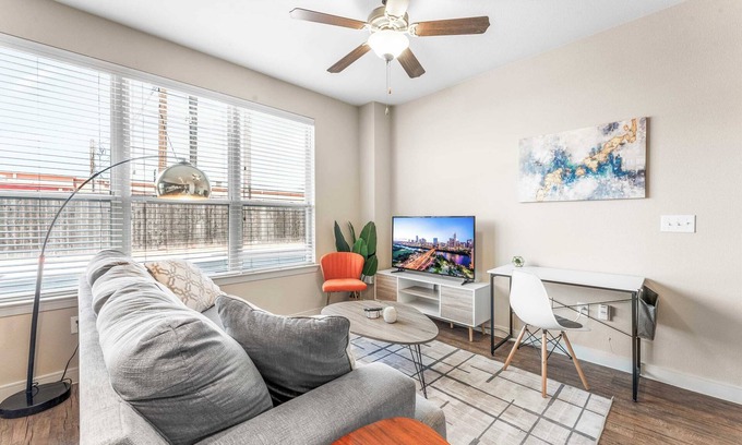 Pleasant Valley Apartment | Cozy SoCo 1BR King Suite w/GymPickleballLaundry
