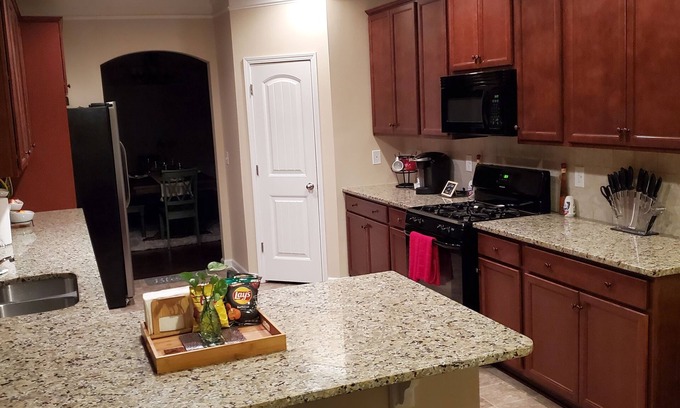 Lawrenceville Apartment | Cozy space with Self check-in and free Parking π‘