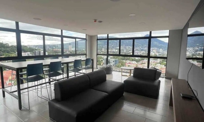 San Salvador Condo | Cozy, Spacious 2Br Apt w/Mountainview. Parking, Gym & Pool