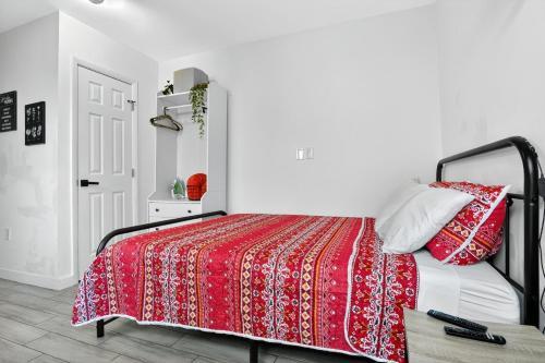 West Little Havana House | Cozy Studio Airport & Downtown