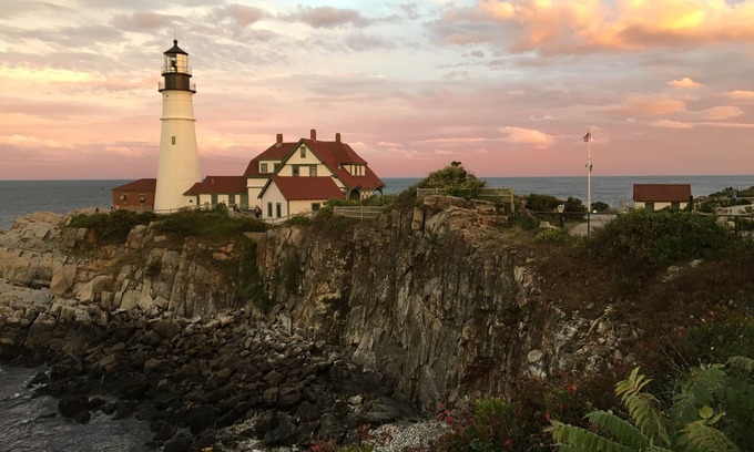 Willard Apartment | Cozy Studio Apartment within walking distance to Willard Beach