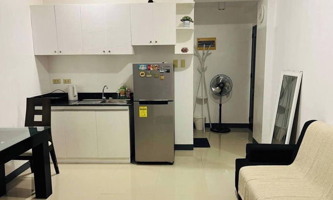 Moonwalk Apartment | Cozy Studio in Parañaque - Perfect for Transients and Long-stayers Alike