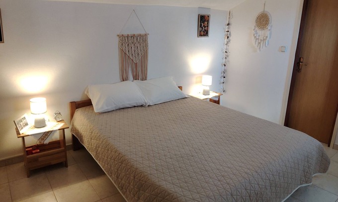 Molat Apartment | Cozy studio in peaceful Molat with WiFi, AC