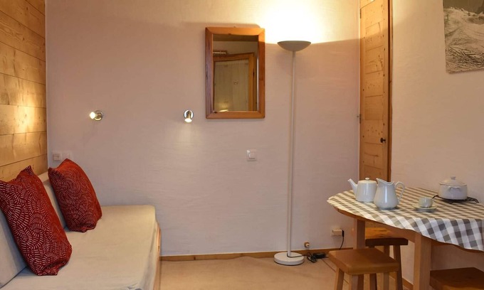 Meribel Centre Apartment | Cozy Studio, Ski-In/Ski-Out, Near Shops & Restaurants, Méribel Centre