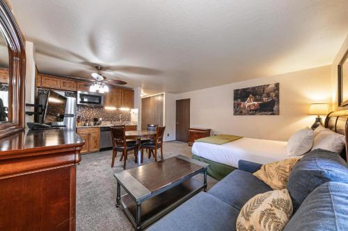 Lake Tahoe House | Cozy Studio w/Kitchenette Easily Accessible #113 at Donner Lake Village