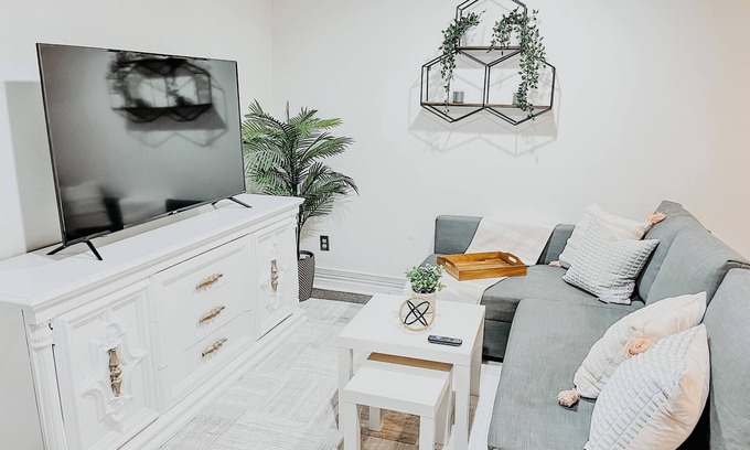 Mississauga Apartment | Cozy & Stylish 1 bdrm Apartment
