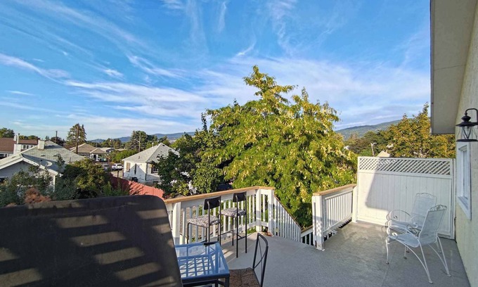 East Hill House | Cozy suite with private entrance, 5 minutes from downtown.