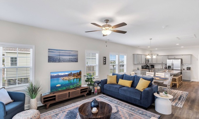 Cedar Point House | Cozy Summer house on the water - 10 minutes to the beach. Waiting for you!