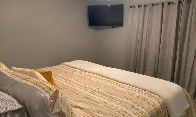 Sikeston House | Cozy townhouse minutes from Historic Downtown Sikeston