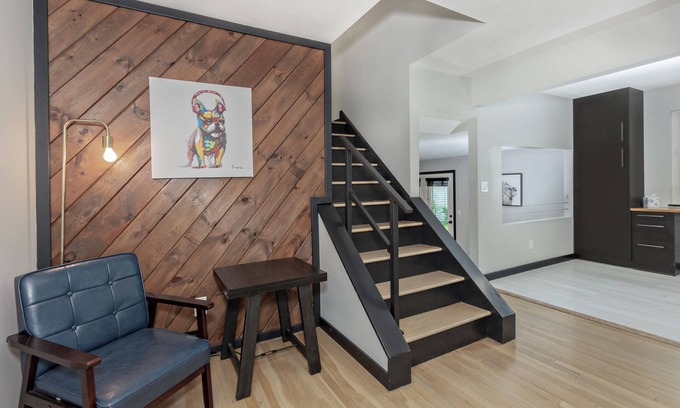 Willoughby Hills House | Cozy, updated modern bungalow near Downtown Willoughby