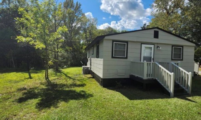 Carlisle House | Cozy, Very Private Beautiful, Cottage Housenn
