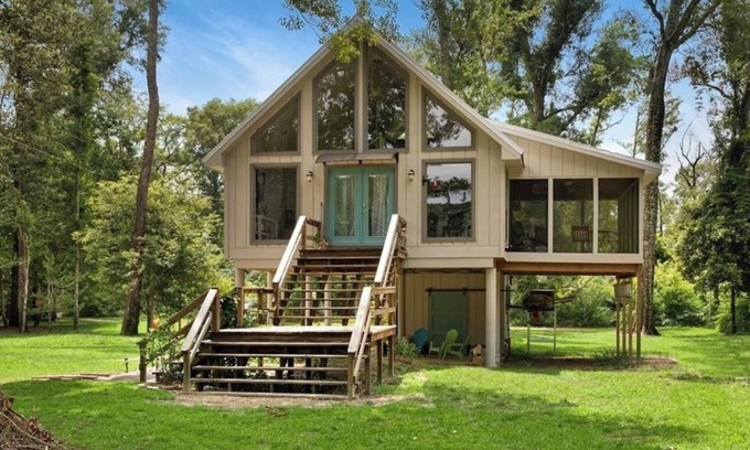 Tangipahoa Parish House | Cozy Whispering Hideaway- Indulge in serenity and unwind in nature.