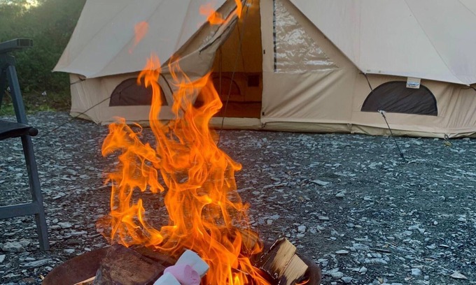 Dwyran Cabin | Cozy Winter Hot Tent With Log Burner, Tv & Hot tub